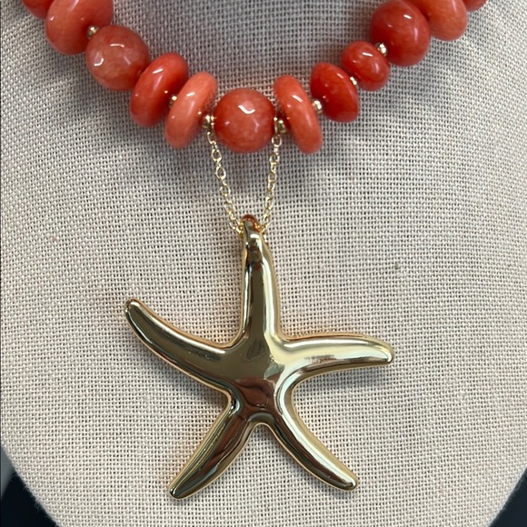 House of Harlow 1960 |🪸 Reconstituted Coral Starfish Statement Necklace ✨ - Picture 2 of 9